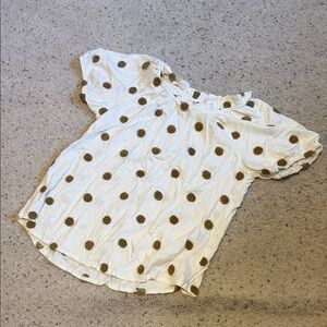 Mine White Top with Tan Dots